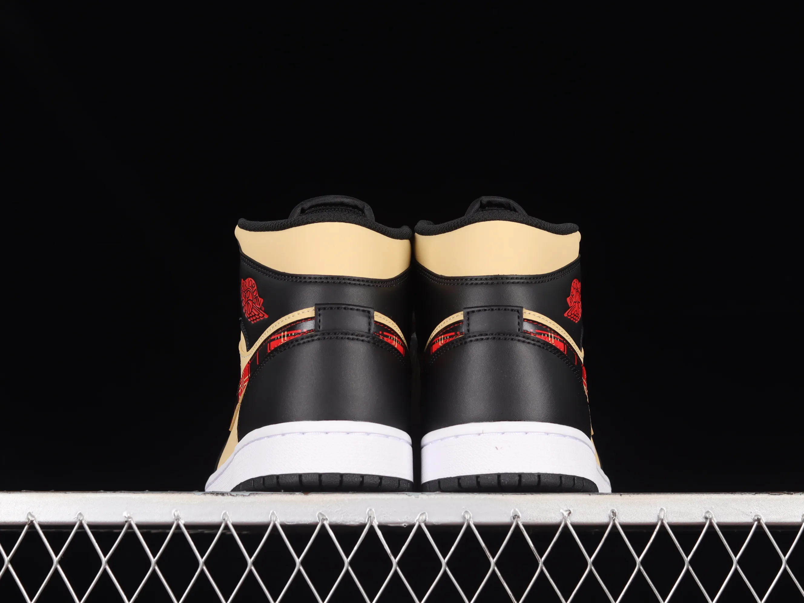 All categories Air Jordan Jordan series basketball shoes Air Jordan 1 Mid G version pure original Air Jordan 1 Mid "Tartan Swoosh" AJ1 Joe 1 plaid skirt black brown red Zhongbang basketball shoes DZ5329-001